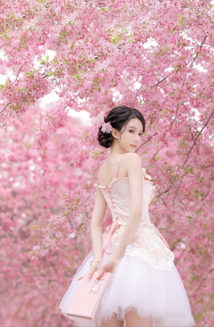 假面女郎 封面